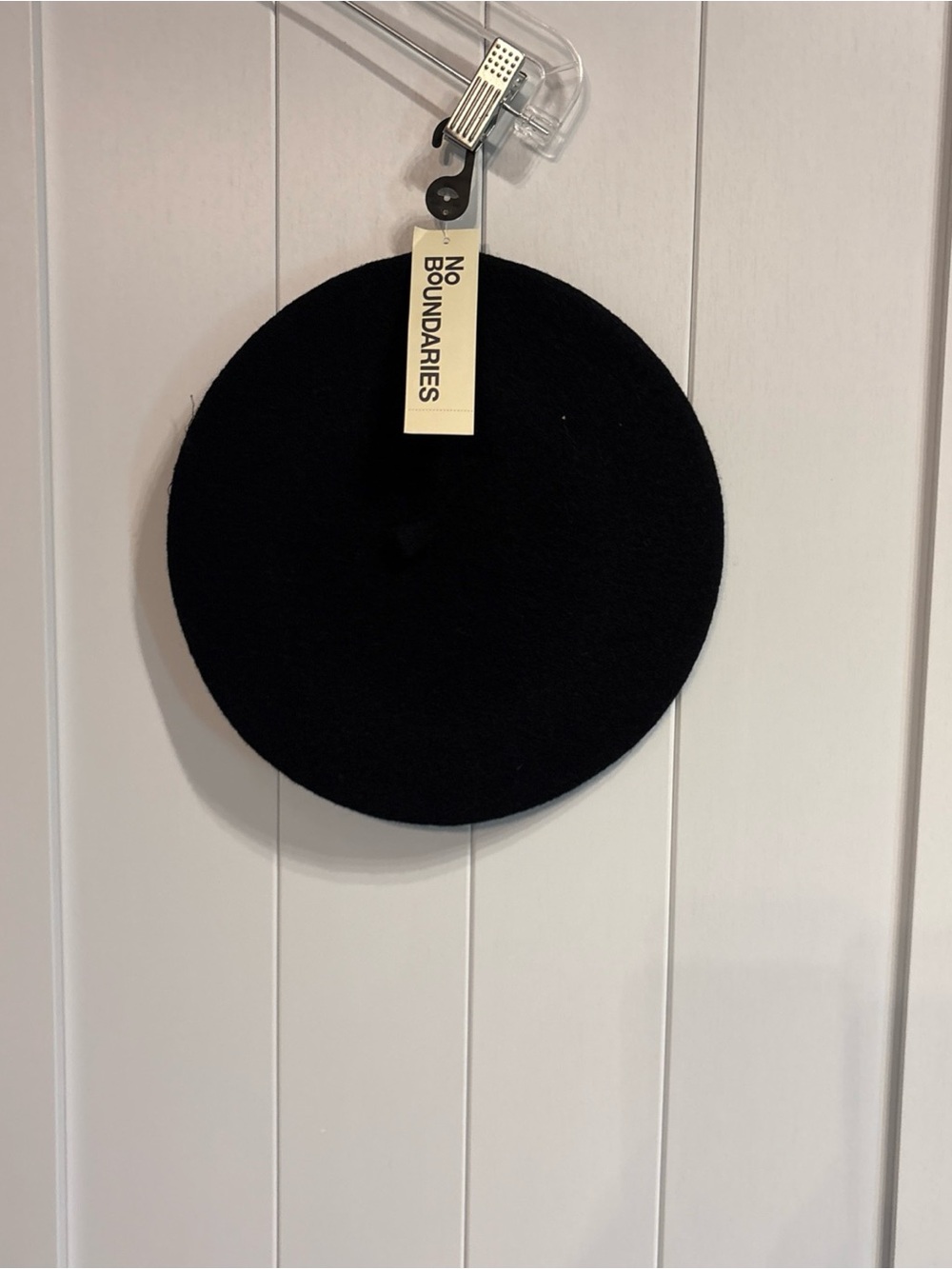 No Boundaries Black Felt Beret Accent Hat